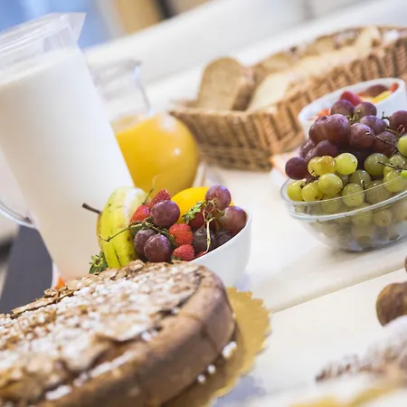 מלון Lu' Maladroxia 4*